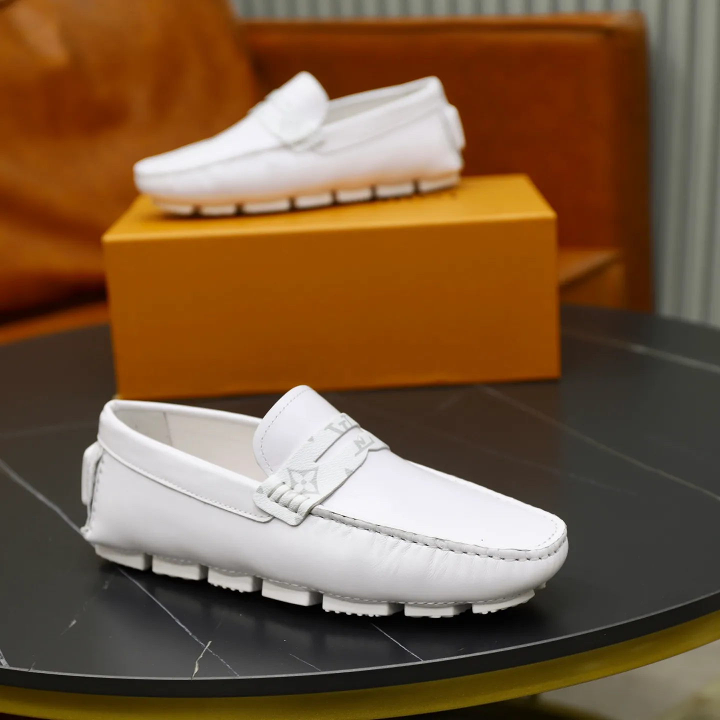 Ex-factory price: 460💰【LV】Louis Vuitton ⚠️High-end men’s driving and pedal series ⚠️38-44 (customized for 45) ⚠️All original cowhide leather! Thick and soft! Made entirely of calfskin lining! Rubber sheet anti-slip beanie sole! Three-dimensional package technology! Fashionable and classic! Handicrafts! Original high quality! Feel free to compare!